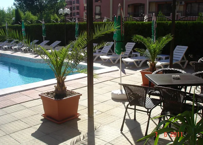 Friends Family Hotel
